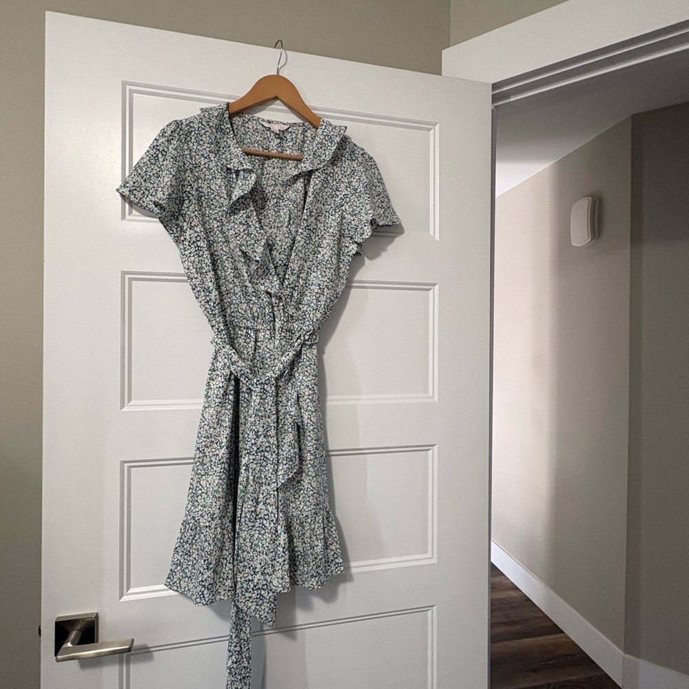 LC Lauren Conrad  Floral Ruffle  Tie-Waist Mini Dress Sz Medium